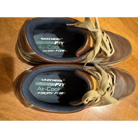 Men’s Skechers classic fit air cooled memory foam leather sneakers - Picture 3 of 5